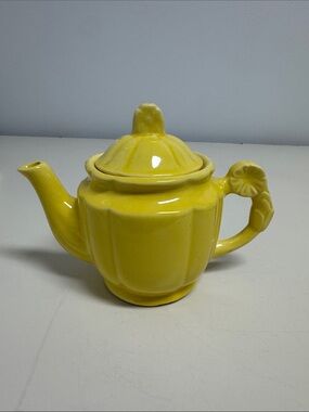 Yellow Ceramic Teapot - Bright Gloss Finish
